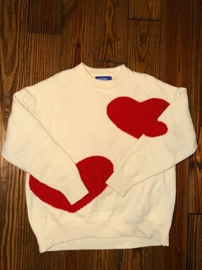 Aelfric Eden Cream Crewneck Sweater with Red Heart Design